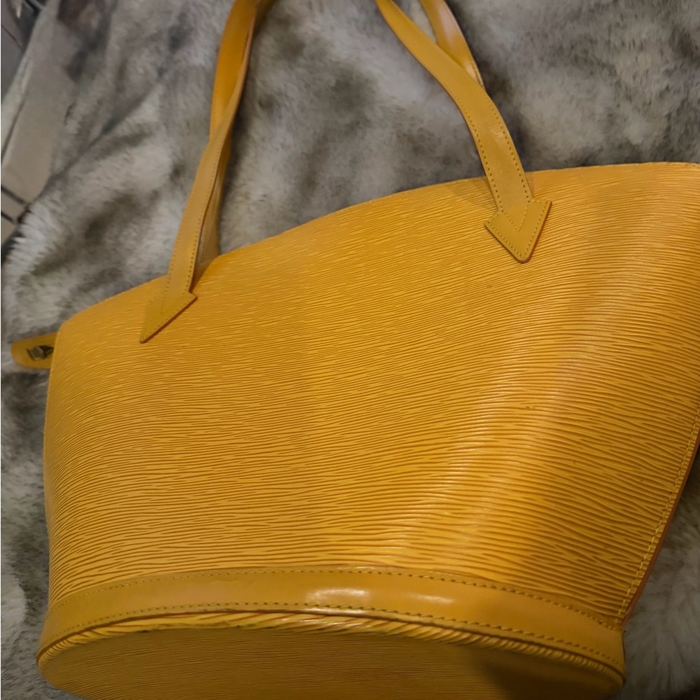 Vintage Louis Vuitton Epi Bag